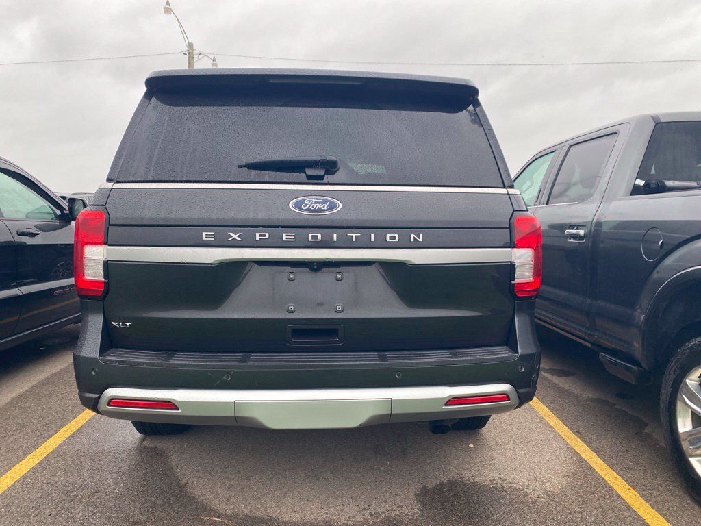 Used 2023 Ford Expedition XLT AWD/4WD image 10