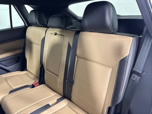 Used 2022 Volkswagen Atlas Cross Sport SE image 21