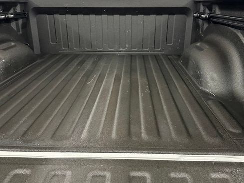 Used 2023 RAM 1500 Laramie AWD/4WD image 32
