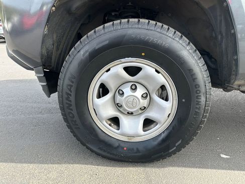 Used 2022 Toyota Tacoma SR image 12