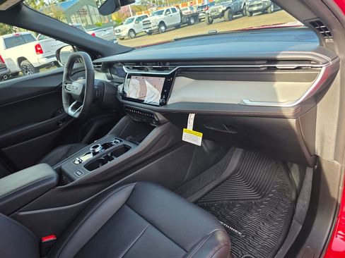 New 2026 Jeep Cherokee Limited image 25