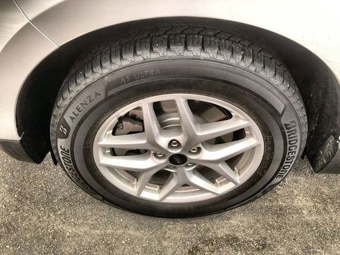 Used 2024 Ford Edge SEL w/ Convenience Package image 10