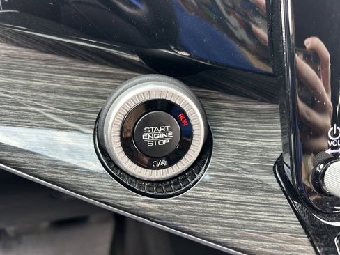 Used 2022 Jeep Wagoneer Series III w/ Premium Group I image 28