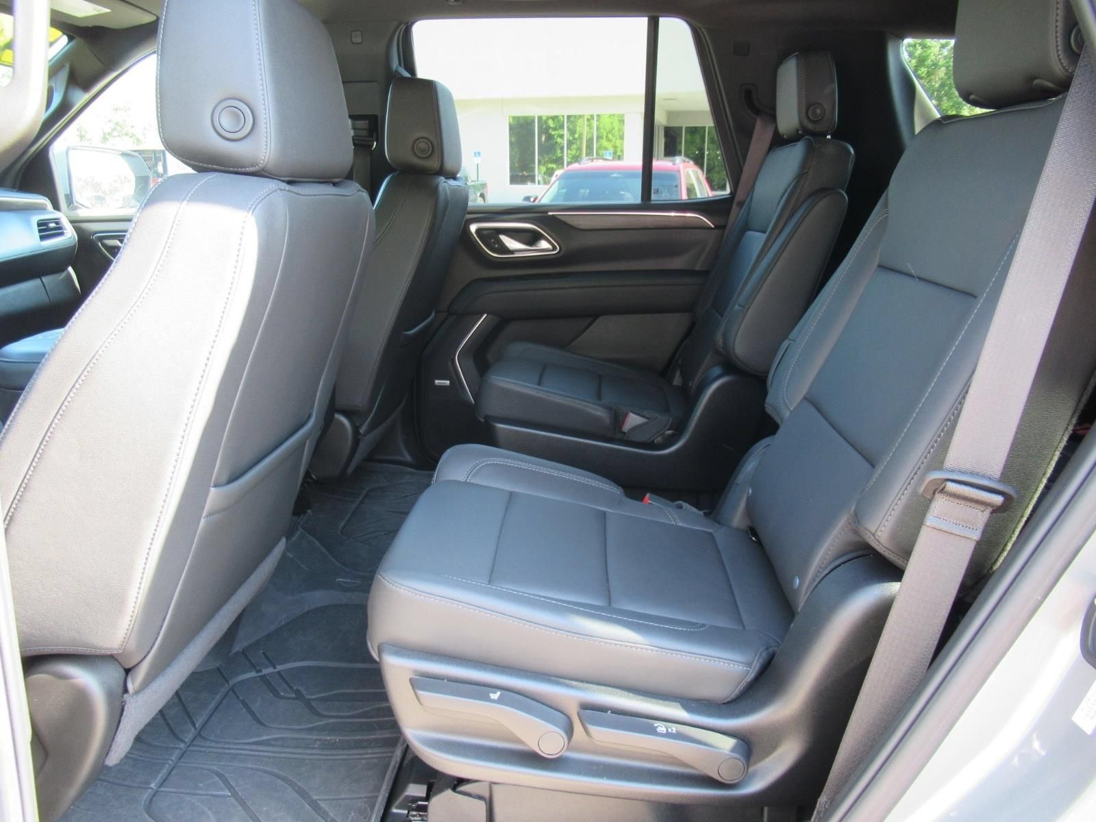 Used 2024 Chevrolet Tahoe Z71 w/ Luxury Package AWD/4WD image 36