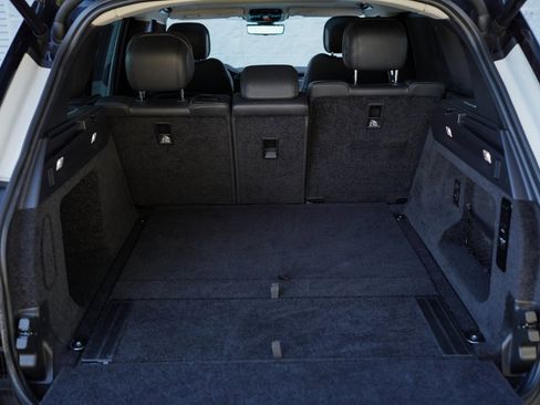 Used 2022 Land Rover Range Rover SE image 40