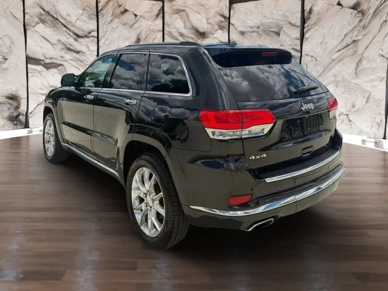 Used 2014 Jeep Grand Cherokee Summit AWD/4WD image 5