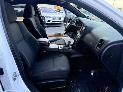 Used 2017 Dodge Charger SXT w/ Blacktop Package image 12