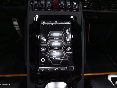 Used 2021 Lamborghini Huracan EVO image 30