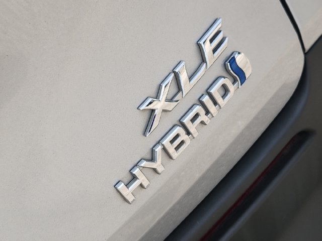 Used 2022 Toyota Sienna XLE FWD image 13