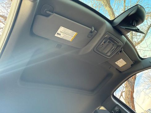 Used 2022 Chevrolet Silverado 1500 Custom image 30