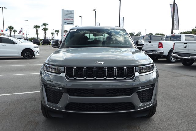 New 2027 Jeep Grand Cherokee Limited RWD image 2