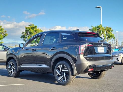 New 2026 Nissan Kicks SV w/ SV Premium Package image 3