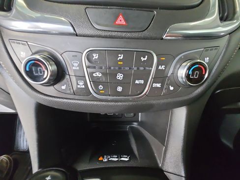 Used 2020 Chevrolet Equinox Premier FWD image 17