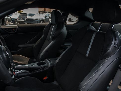 Used 2025 Toyota GR86 Premium RWD image 10