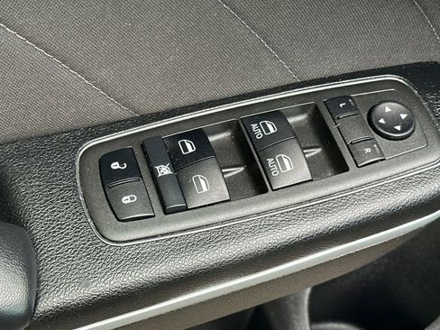 Used 2022 Dodge Charger SXT image 11