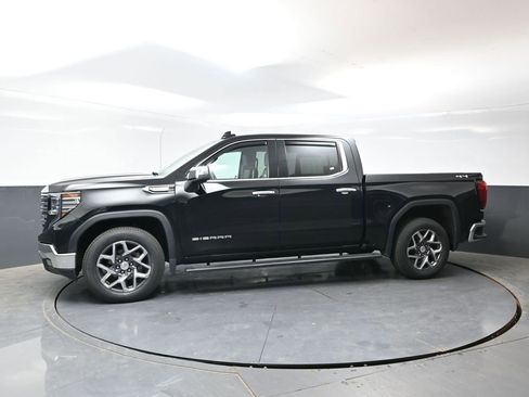Used 2022 GMC Sierra 1500 SLT w/ SLT Convenience Package AWD/4WD image 10