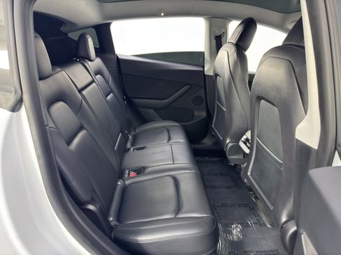 Used 2021 Tesla Model Y Long Range image 41