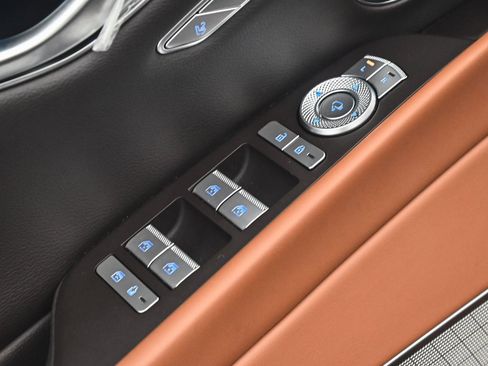 Used 2024 Genesis G80 image 9