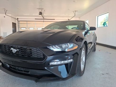 Used 2022 Ford Mustang Coupe RWD image 3