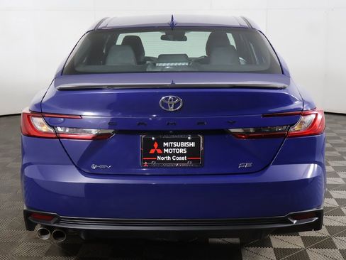 Used 2025 Toyota Camry SE image 10