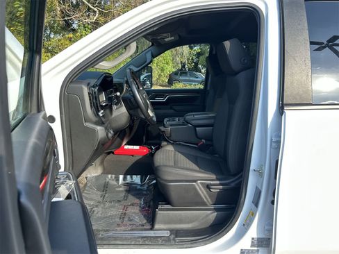 Used 2024 Chevrolet Silverado 2500 LT image 2