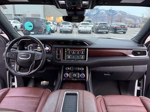 Used 2024 GMC Yukon Denali Ultimate image 21