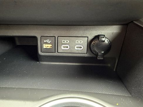 Certified 2025 Toyota Highlander LE image 25