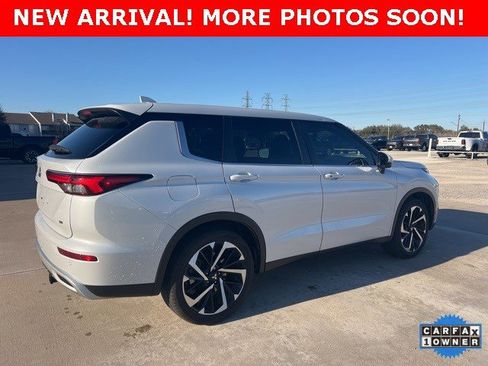 Used 2023 Mitsubishi Outlander SE image 3
