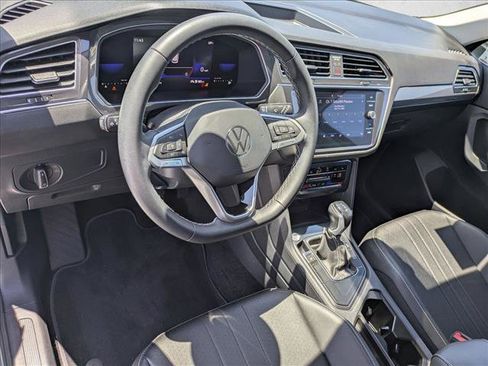 Used 2023 Volkswagen Tiguan SE FWD image 10