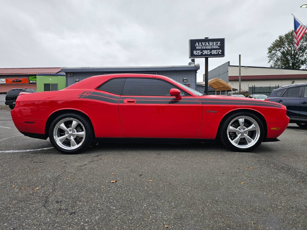 Used 2010 Dodge Challenger R/T RWD image 8