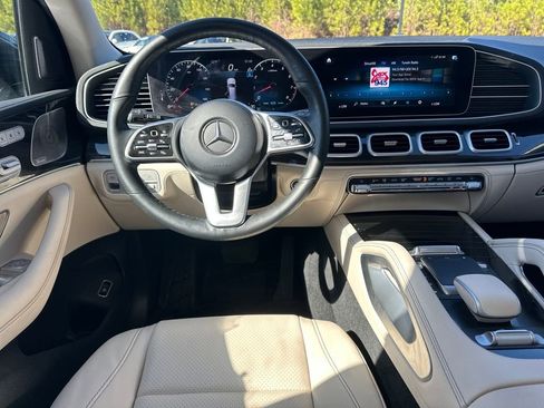 Used 2023 Mercedes-Benz GLS 450 4MATIC image 2