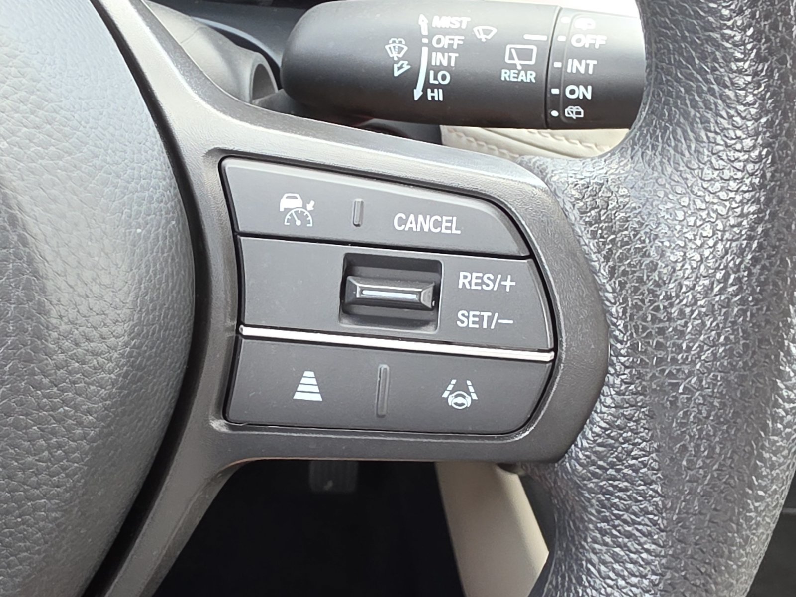 Certified 2025 Honda HR-V LX image 16