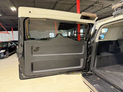 Used 2009 Toyota FJ Cruiser 4WD image 38