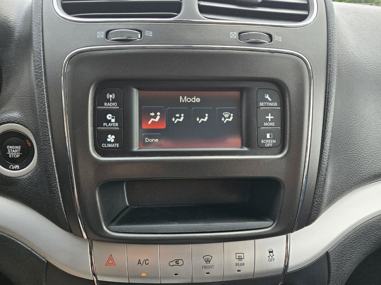 Used 2018 Dodge Journey SXT w/ Connectivity Group FWD image 15