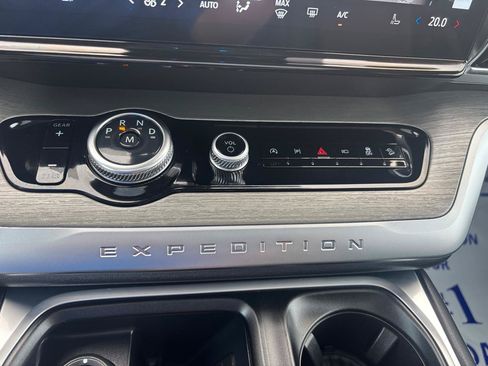 Used 2025 Ford Expedition Max Platinum w/ Driver's Package AWD/4WD image 20