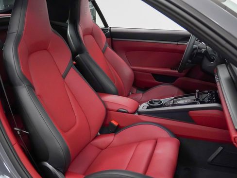 Certified 2025 Porsche 911 Carrera image 17