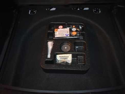 Used 2022 Jeep Compass Latitude w/ Sun and Sound Group image 40