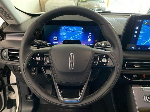 New 2026 Lincoln Aviator AWD w/ Jet Appearance Package image 18