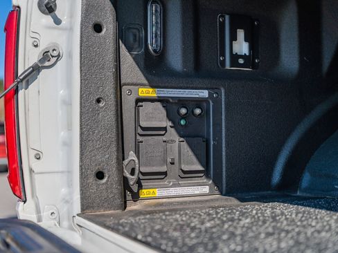 Certified 2022 Ford F150 Lariat w/ Equipment Group 502A High image 18