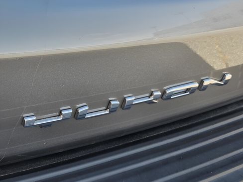 Used 2021 GMC Yukon XL AT4 w/ Rear Media and Nav Package image 36