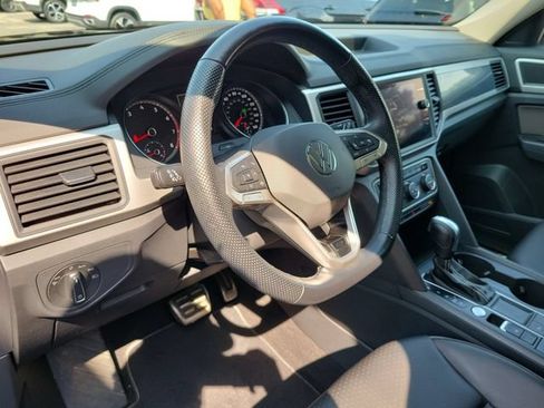 Certified 2021 Volkswagen Atlas SE w/ Panoramic Sunroof Package FWD image 19