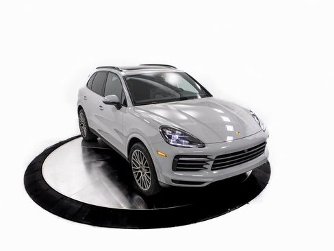 Certified 2023 Porsche Cayenne S Platinum image 38