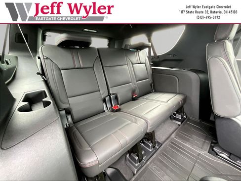 New 2026 Chevrolet Suburban RST w/ RST Capability Package AWD/4WD image 21