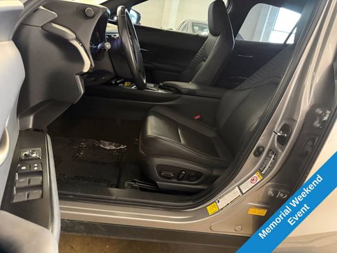 Used 2019 Lexus UX 200 w/ Premium Package FWD image 10