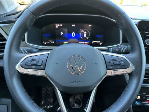 Used 2025 Volkswagen Taos SE AWD/4WD image 22
