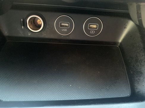 Used 2023 Genesis G70 2.0T image 29