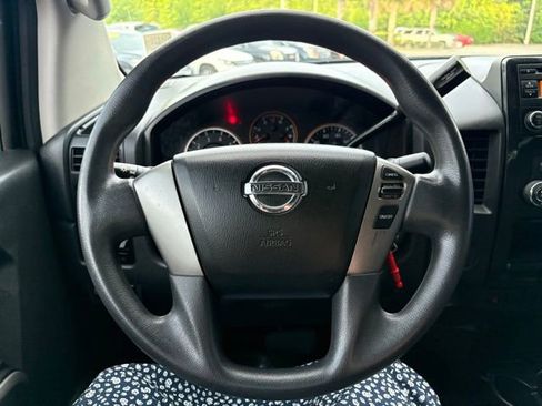 Used 2015 Nissan Titan SV RWD image 13