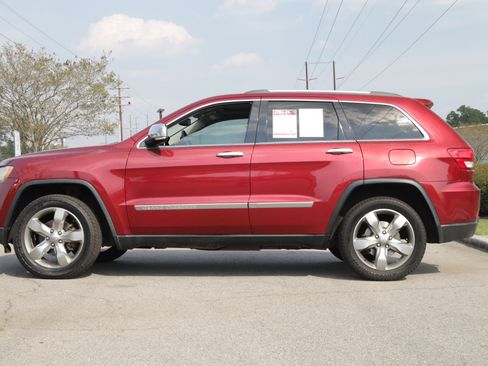 Used 2012 Jeep Grand Cherokee Overland w/ Mopar Chrome Edition Group image 2