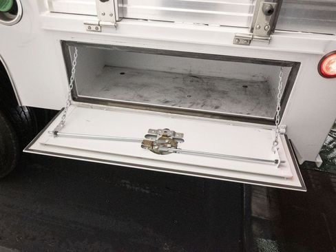 Used 2024 Ford F550 2WD Crew Cab Super Duty w/ XLT Value Package image 25