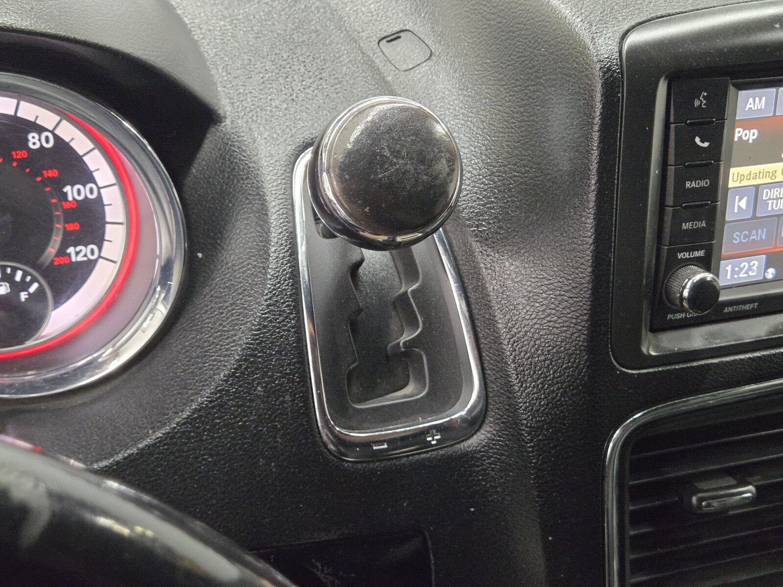 Used 2019 Dodge Grand Caravan SXT FWD image 18